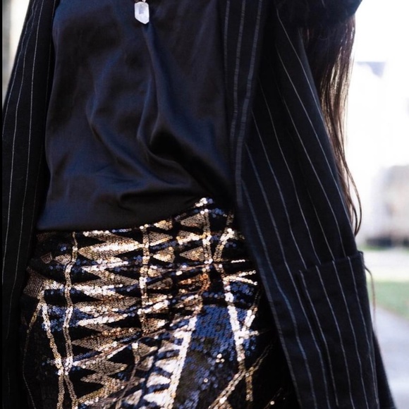 Crystal K - gold and black sequin mini skirt - - Picture 3 of 8